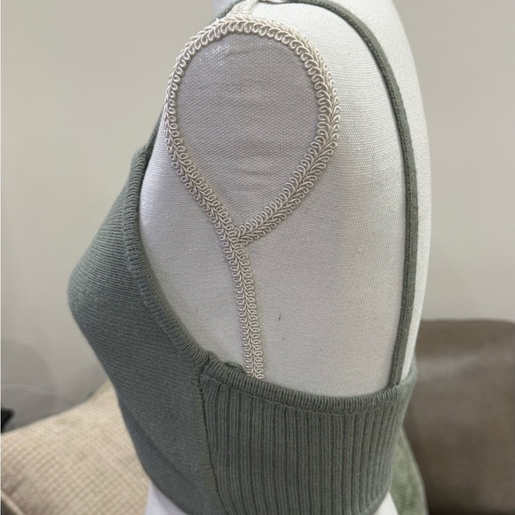 Mable Elegant Sage Olive Green Crop Knit Sweater Top Size M/L - Picture 4 of 9